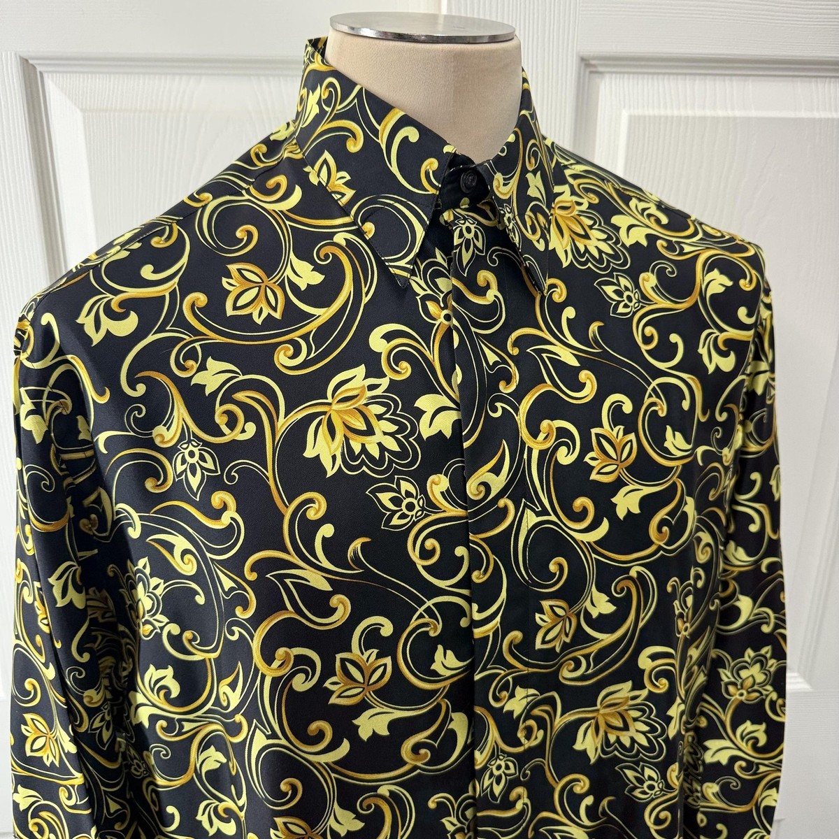 Vintage Versace Classic V2 Shirt Mens Medium Black Gold Baroque 100% Silk  Italy | eBay