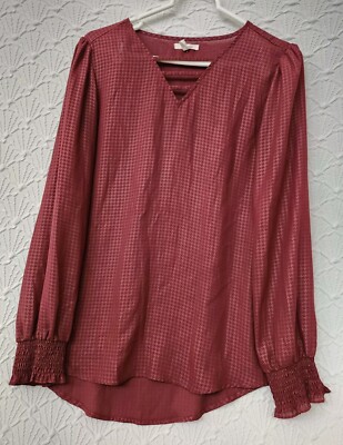 Womens Blouse Maurices S Reds Very Pretty Design V-neck Nice Sleeve Hems 