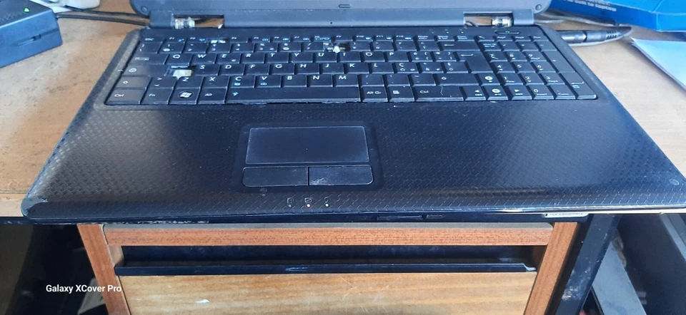 E-machines D620 laptop AMD Athlon - power light flashes but won't boot up -(418) - Image 4 of 4