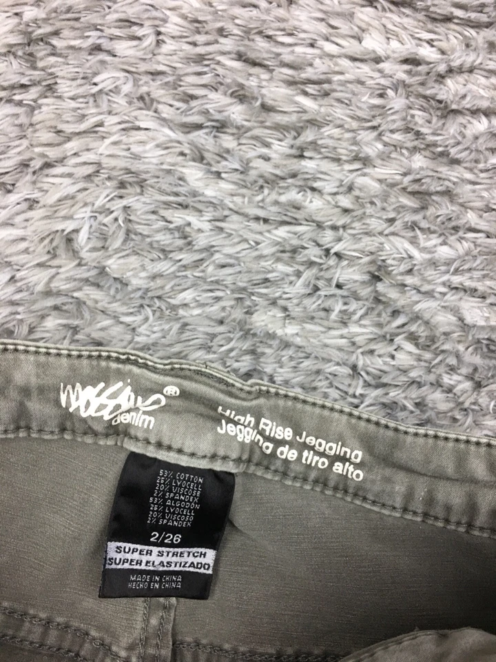 Pantalones Jegging Mossimo tiro alto para mujer talla 2/26 verde súper elásticos Foto 4 de 4