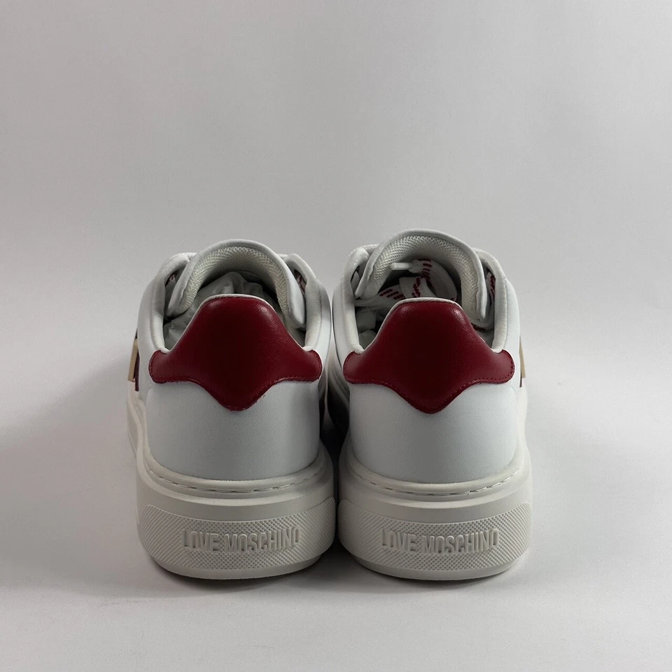 Zapatillas para mujer Love Moschino piel de becerro esmaltada corazón blancas JA15384G1GIA110B Foto 3 de 3