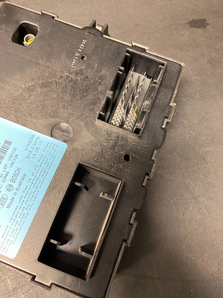 2011 PORSCHE 911 TURBO S 997.2 OEM IMMOBILIZER THEFT LOCKING MODULE USED - Image 3 of 4