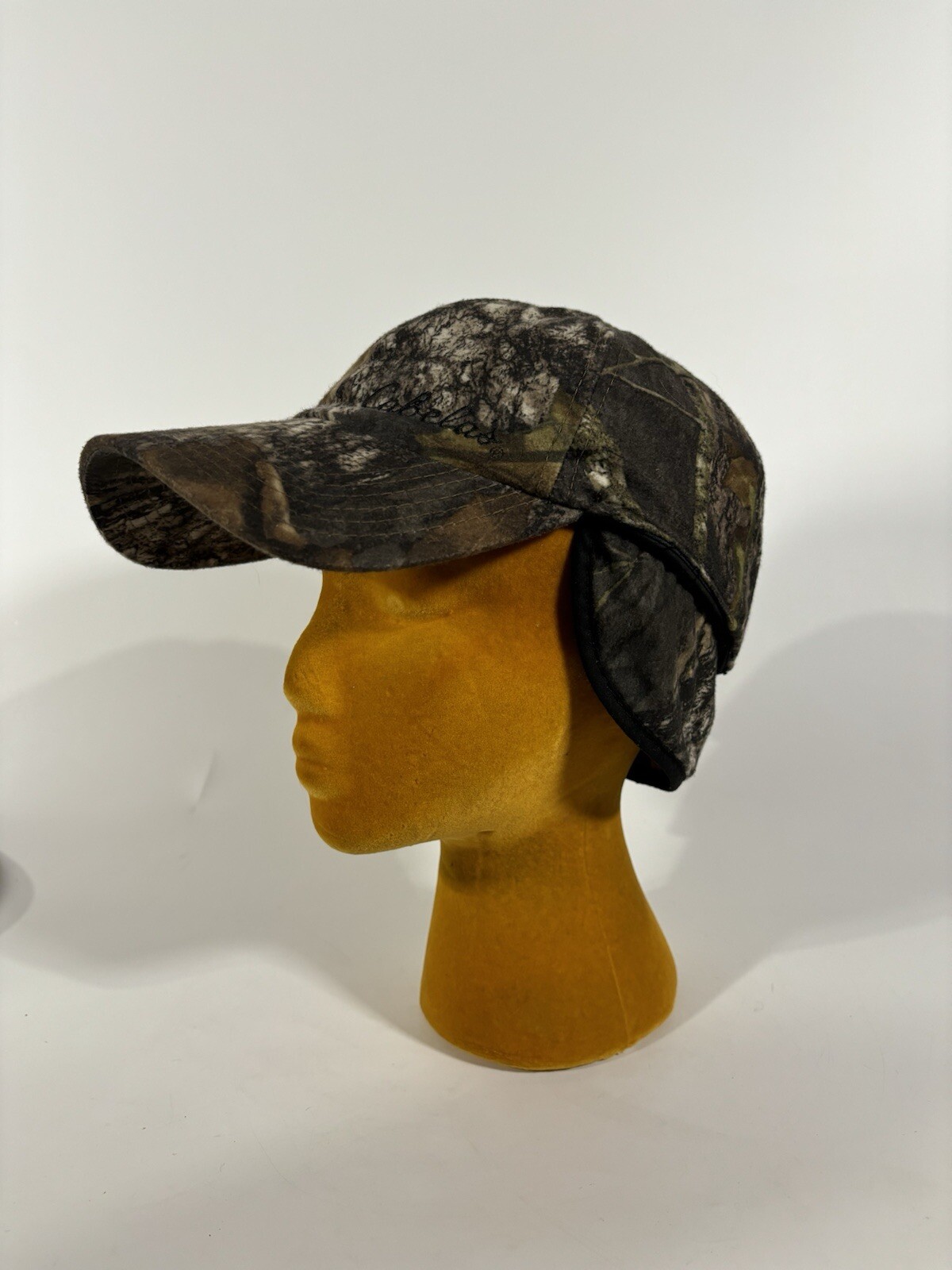 Cabelas Realtree Camo Gore-Tex Ball Cap with Flap Thinsulate Lining Size M