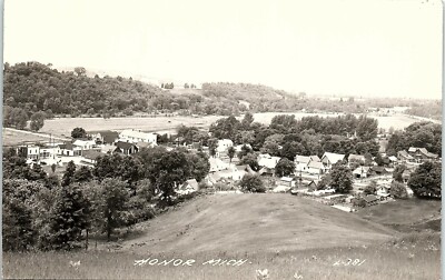 1946 RPPC MI Honor Town Bird's-Eye View Mountains Trees Real Photo BV2