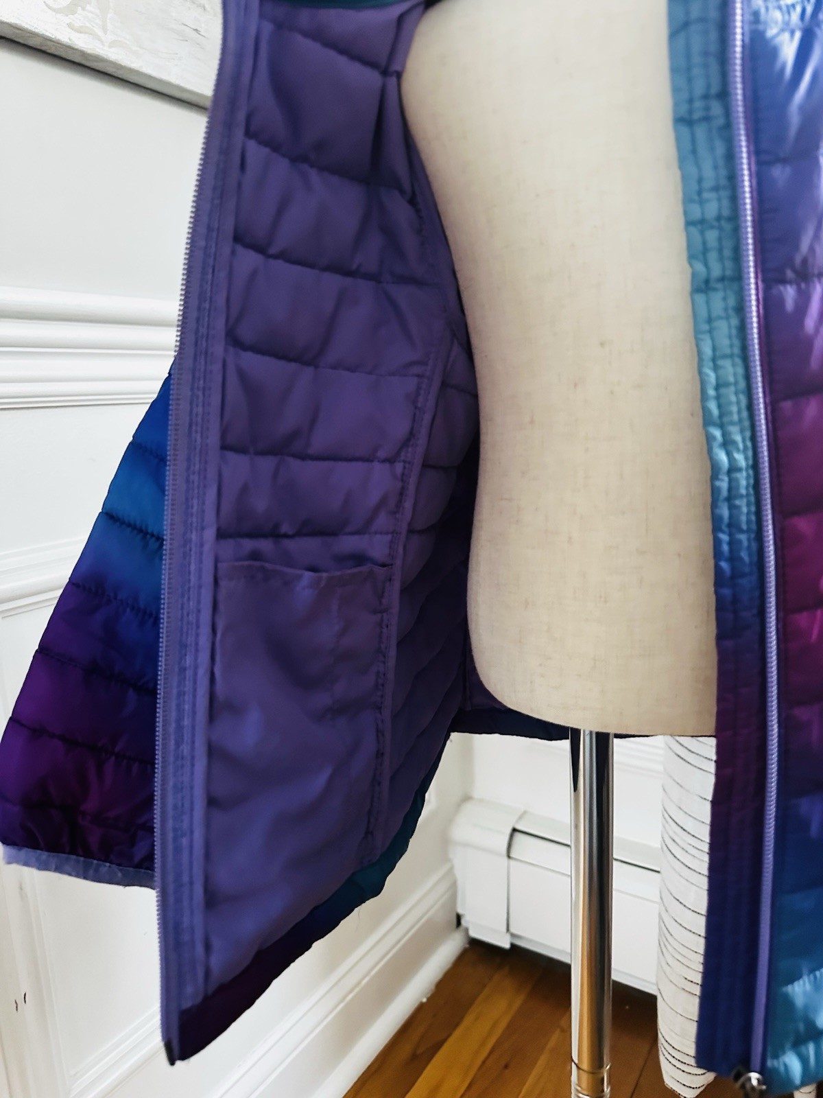 Amazon Essentials Girls Gradient Blue and Purple Puffer Jacket Size 4-5 image 5