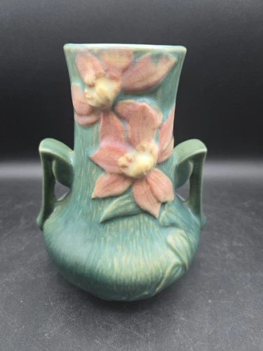 Roseville Art Pottery 7 1/2" Green Clematis Pattern Vase 1944 106-7 Signed