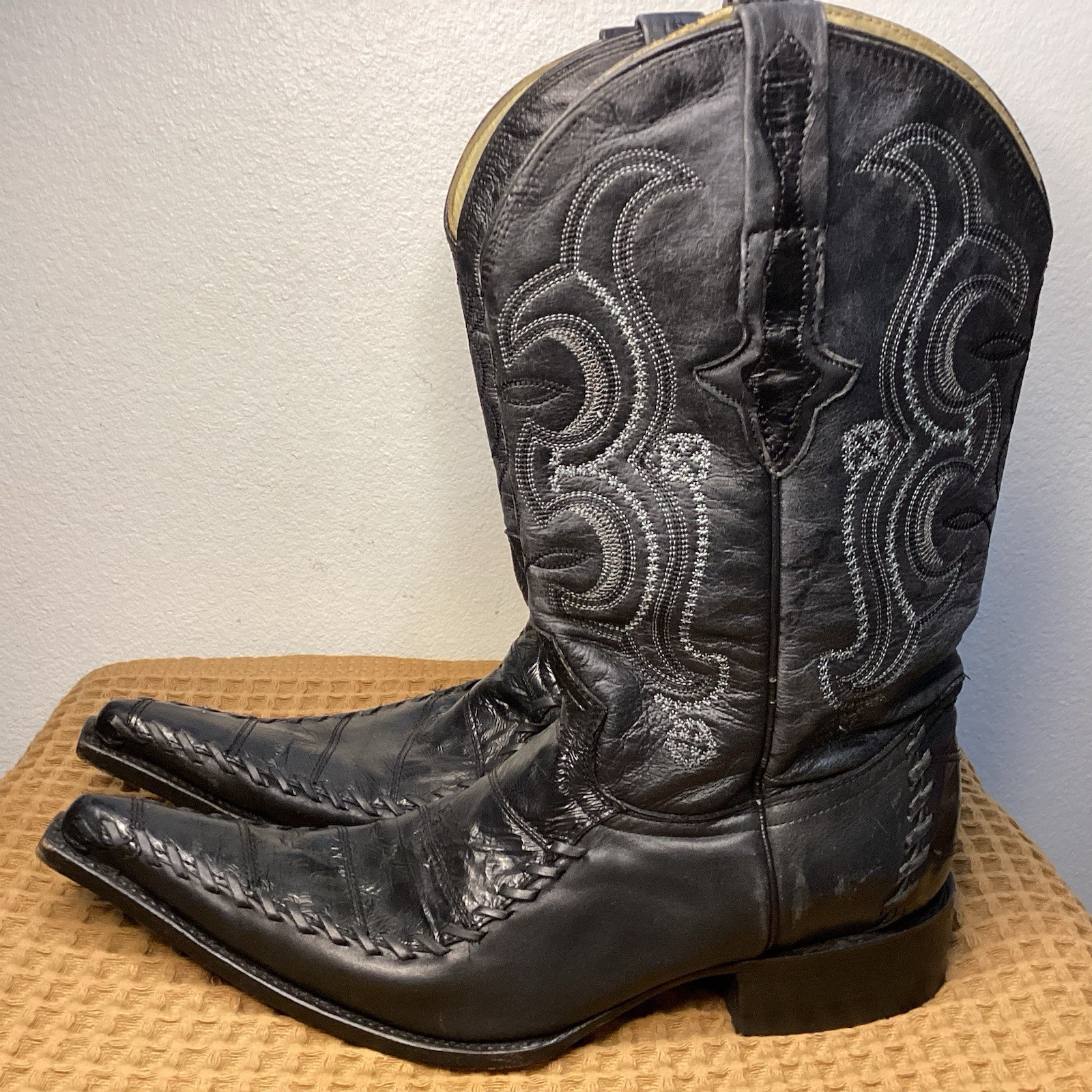 S Size 10 Black Leather