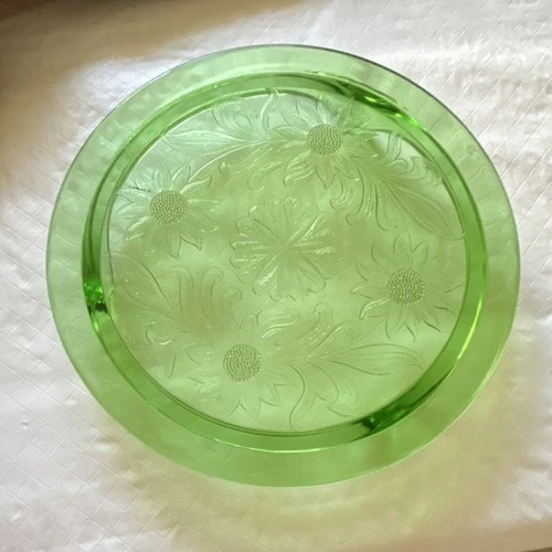 Vintage Jeanette Sunflower Green Depression Glass 10 Inch Footed Cake Plate