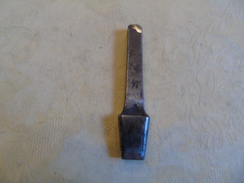Gomph Antique Rare 5/8" Oblong Punch Leather Working Tool  As Is