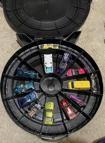 13 vintage hot wheels redlines with case