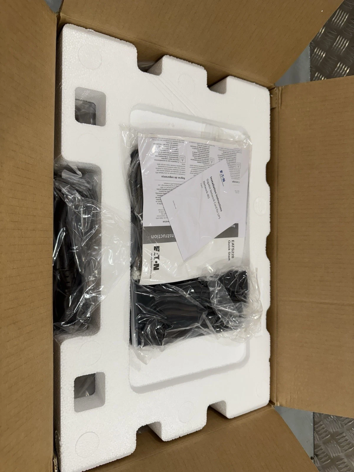 Eaton EATS220 1U Rack ATS 20A 208V 9001-5015-00P Brand New 3