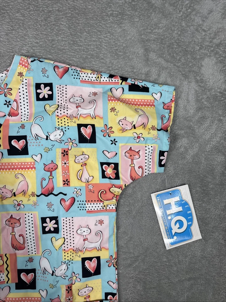 Scrub H.Q. Top Size XS Kittens/Cats Multicolor Short Sleeve V-Neck - Image 2 of 4