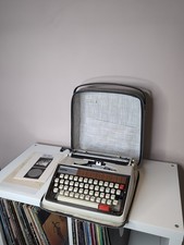 Vintage BROTHER DELUXE 1350 Portable Typewriter - With Case & Manual - Japan