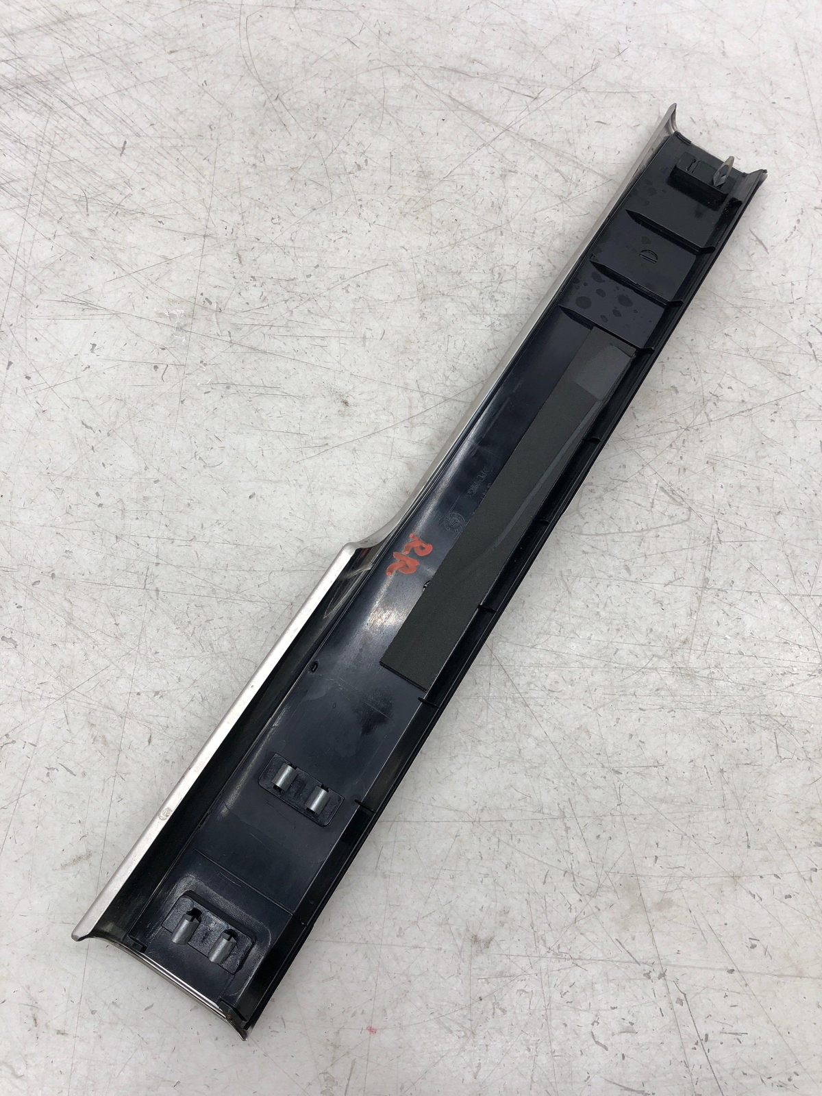 2006-2012 BENTLEY CONTINENTAL RIGHT REAR SILL SCUFF PLATE COVER PANEL *SCRATCHES