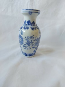 Vintage Chinese Vase Blue And White Stamped 15cm High