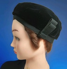 Vtg Black Velvet Beret Hat BETMAR  UNION LABEL BLACK GROSSGRAIN BOW BRIM LINED