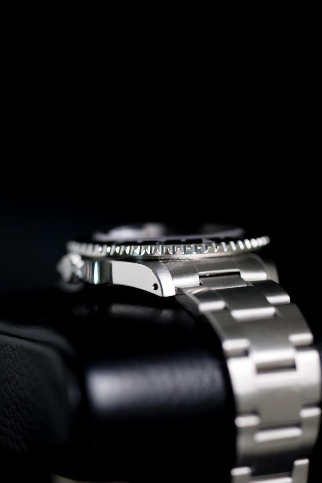 Rolex GMT-Master 16700 Black Dial Classic Daily Piece image 6