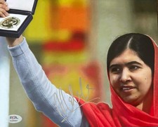 MALALA YOUSAFZAI SIGNED AUTOGRAPH 8X10 PHOTO PSA/DNA COA I AM MALALA
