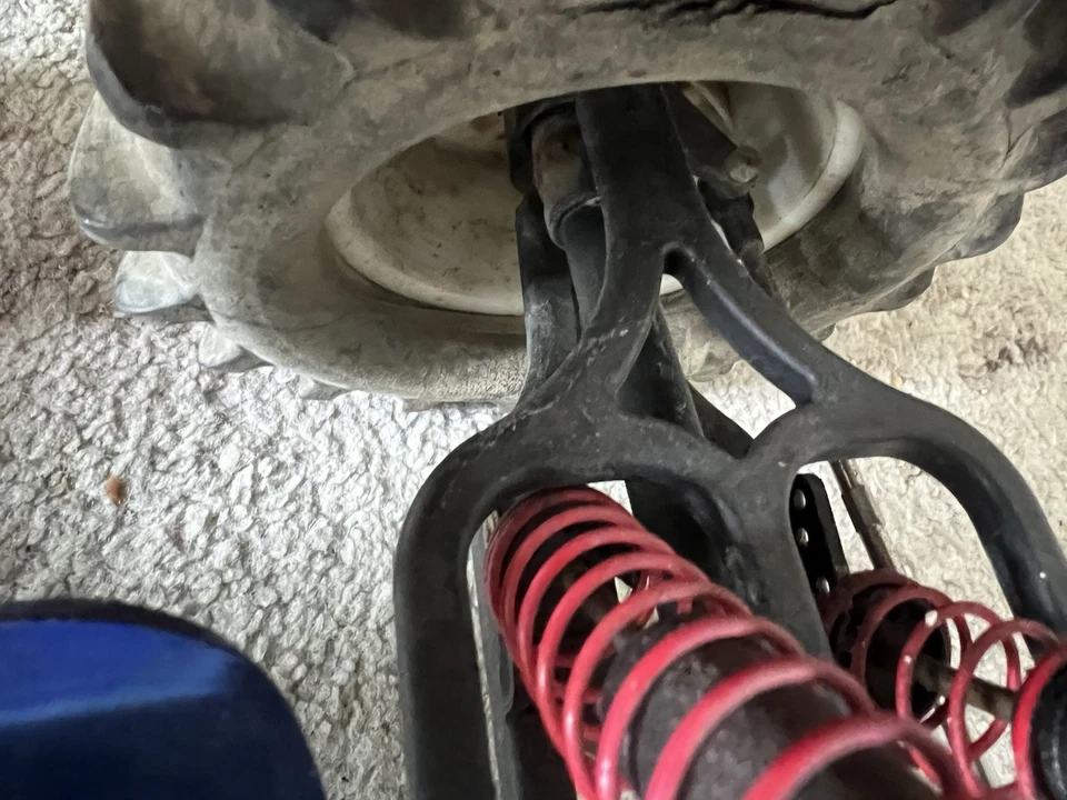 Rodillo Monster Truck Traxxas T-Maxx 4x4 - Servos incluidos - Proyecto o piezas Foto 3 de 4