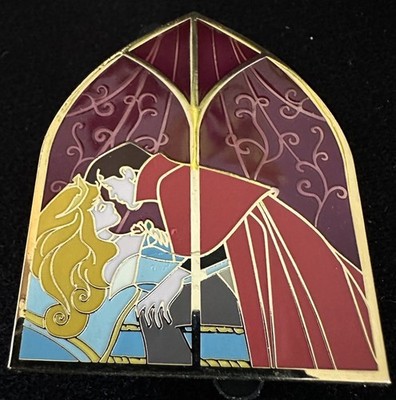 Disney Store UK Sleeping Beauty Stained Glass Window Aurora & Princ LE 800 Pin