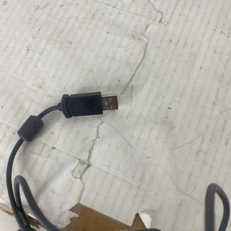 Microsoft Trackball Optical 1.0 Mouse X05‑87475 No Ball For Parts Or Repair Only - Image 4 of 4