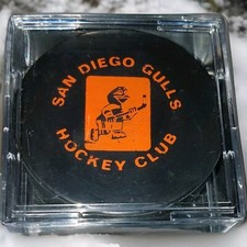 1960s SAN DIEGO GULLS GEM! OLD HOCKEY PUCK Western Hockey League WHL PCHL CANADA