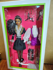 2024 W Club Exclusive Return To Misty Hollows Poppy Parker Mini Gift Set NRFB