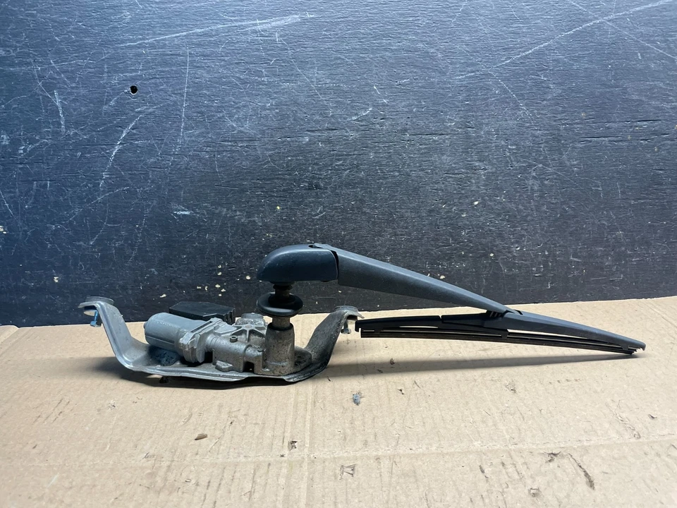 Toyota Prius V 2012 a 2017 limpiaparabrisas trasero motor v1887 DG Foto 4 de 4