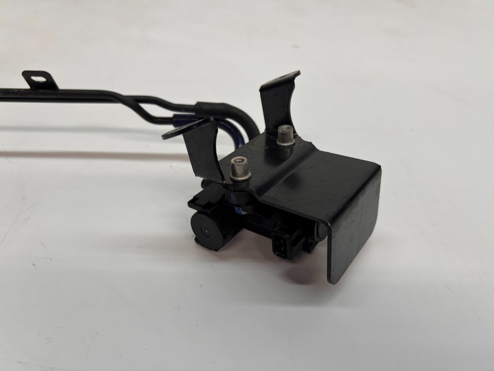 FERRARI 488 PISTA F8 TURBOCHARGING RIGID PIPE SOLENOID VALVE OEM 334351 316062