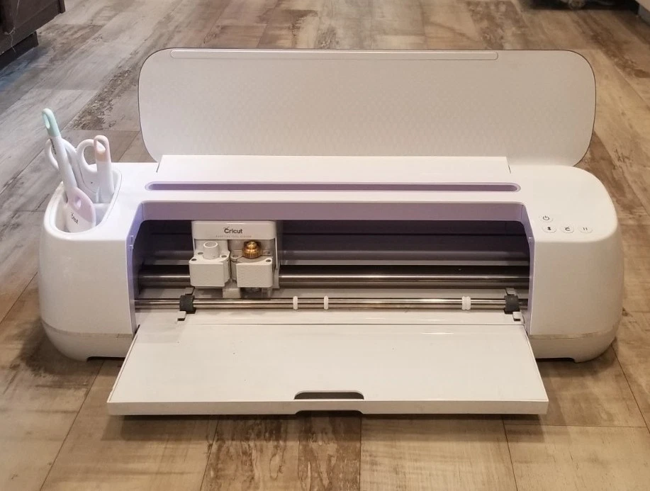 Cricut Maker 3 Bundle- Die-Cutting Machine Model #: CXPL301 *NO BOX* W Extras - Image 3 of 4