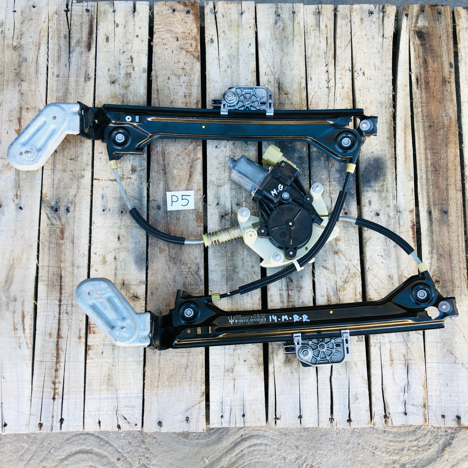 2014 - 2019 Maserati Ghibli Passenger Right Rear Door Window Regulator Motor OEM