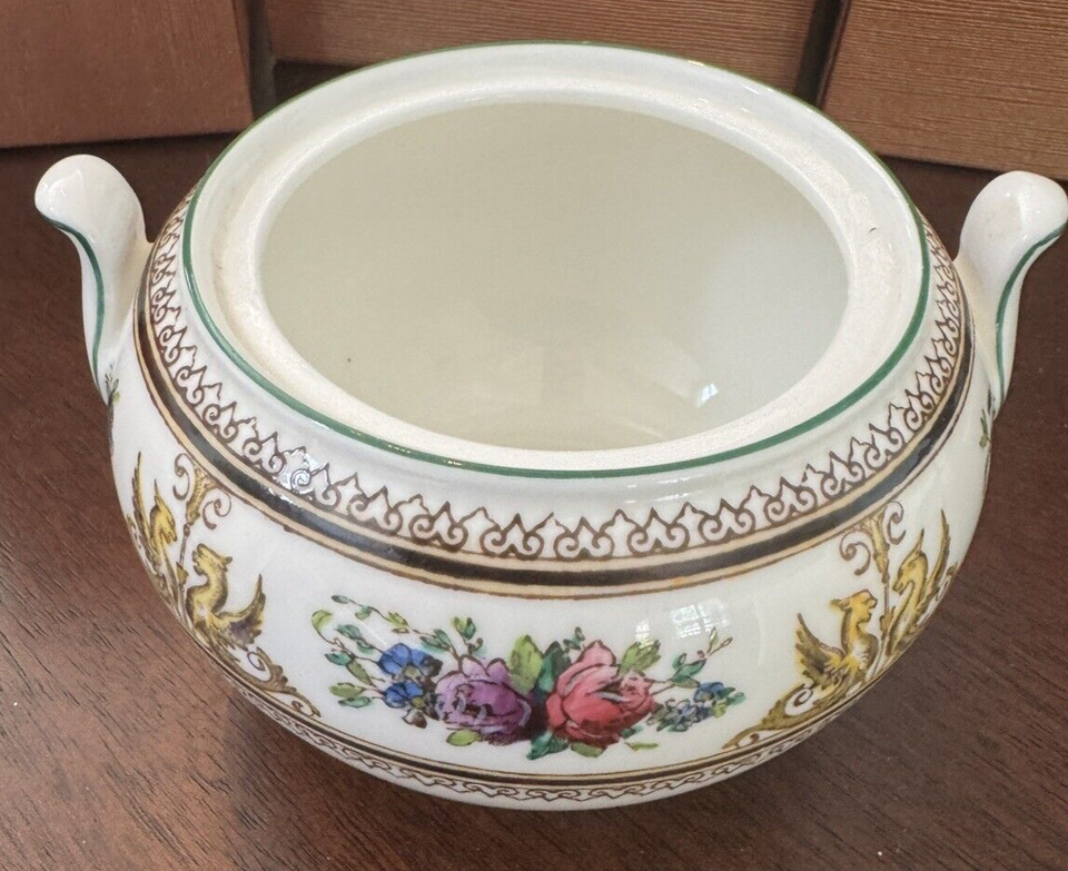 Wedgwood Bone China Columbia Covered Sugar Bowl W595 Beautiful Floral