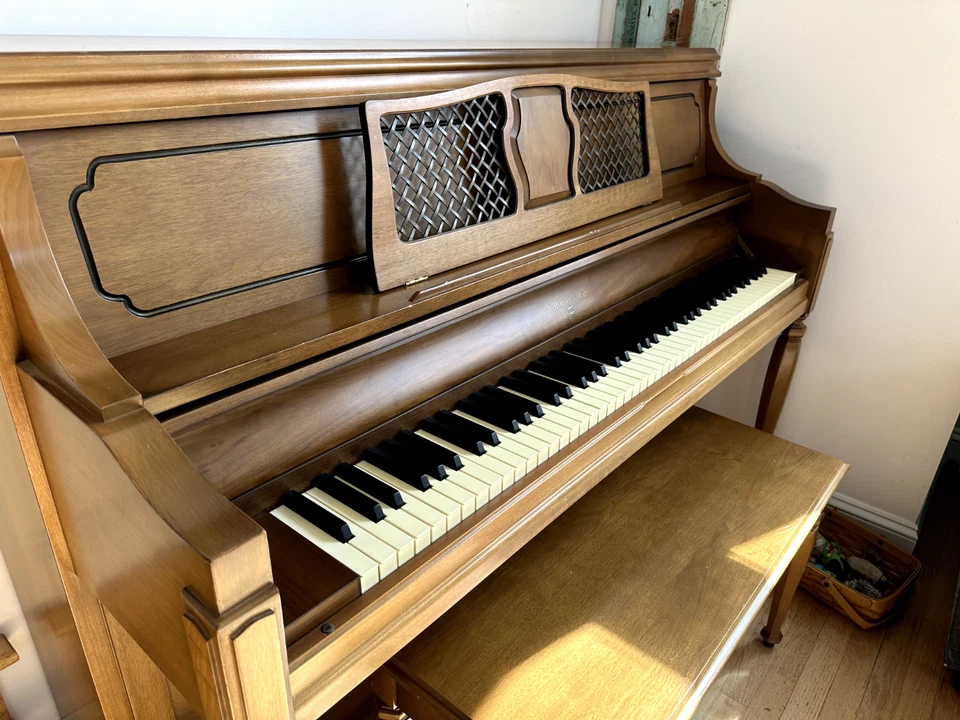 Piano vertical Sohmer & Co. 1982 evaluado Foto 3 de 4