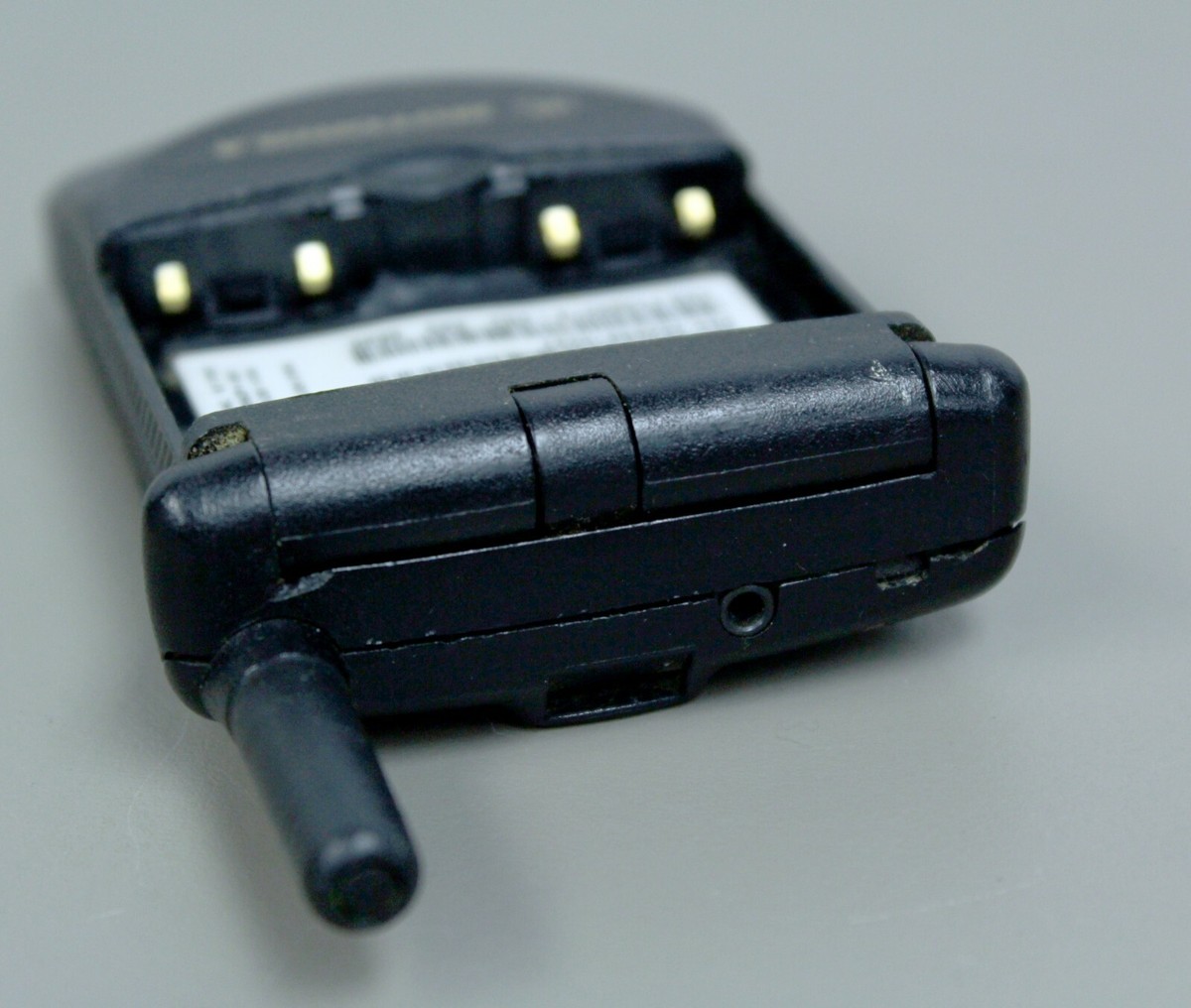 Motorola StarTAC Digital Flip Phone Cellular ST7797 ZFDA SUG1768BA