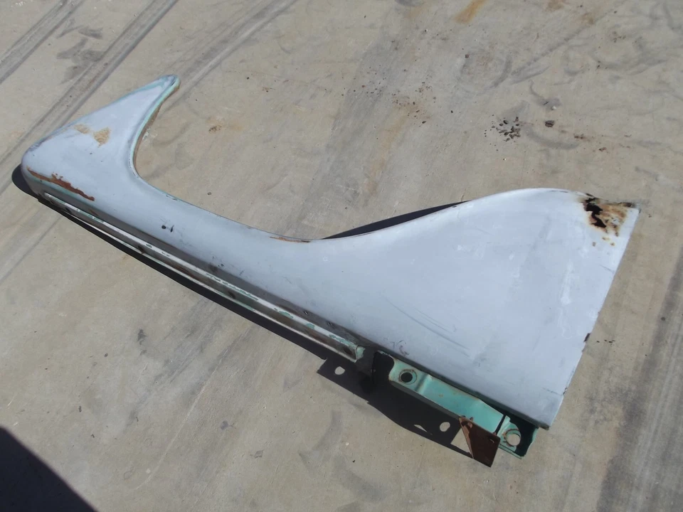 1960 - 1966 CHEVROLET TRUCK ORIGINAL FENDER 1961 1963 1964 c10 1965 chevy c20 - Image 4 of 4