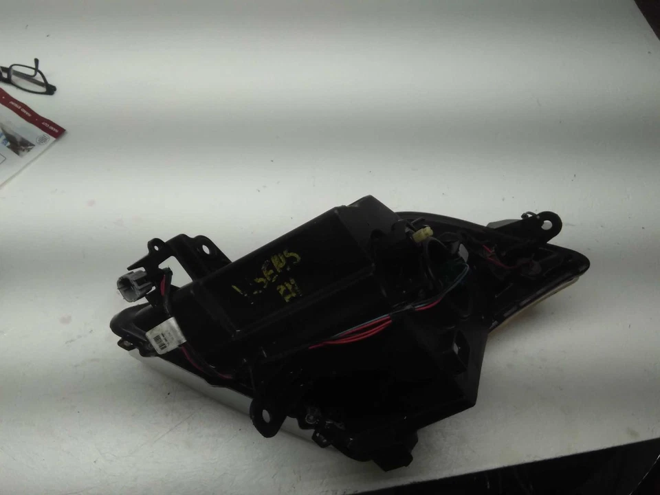 Used Right Headlight Assembly fits: 2009 Nissan Sentra 2.0L Right Grade B Foto 2 de 4