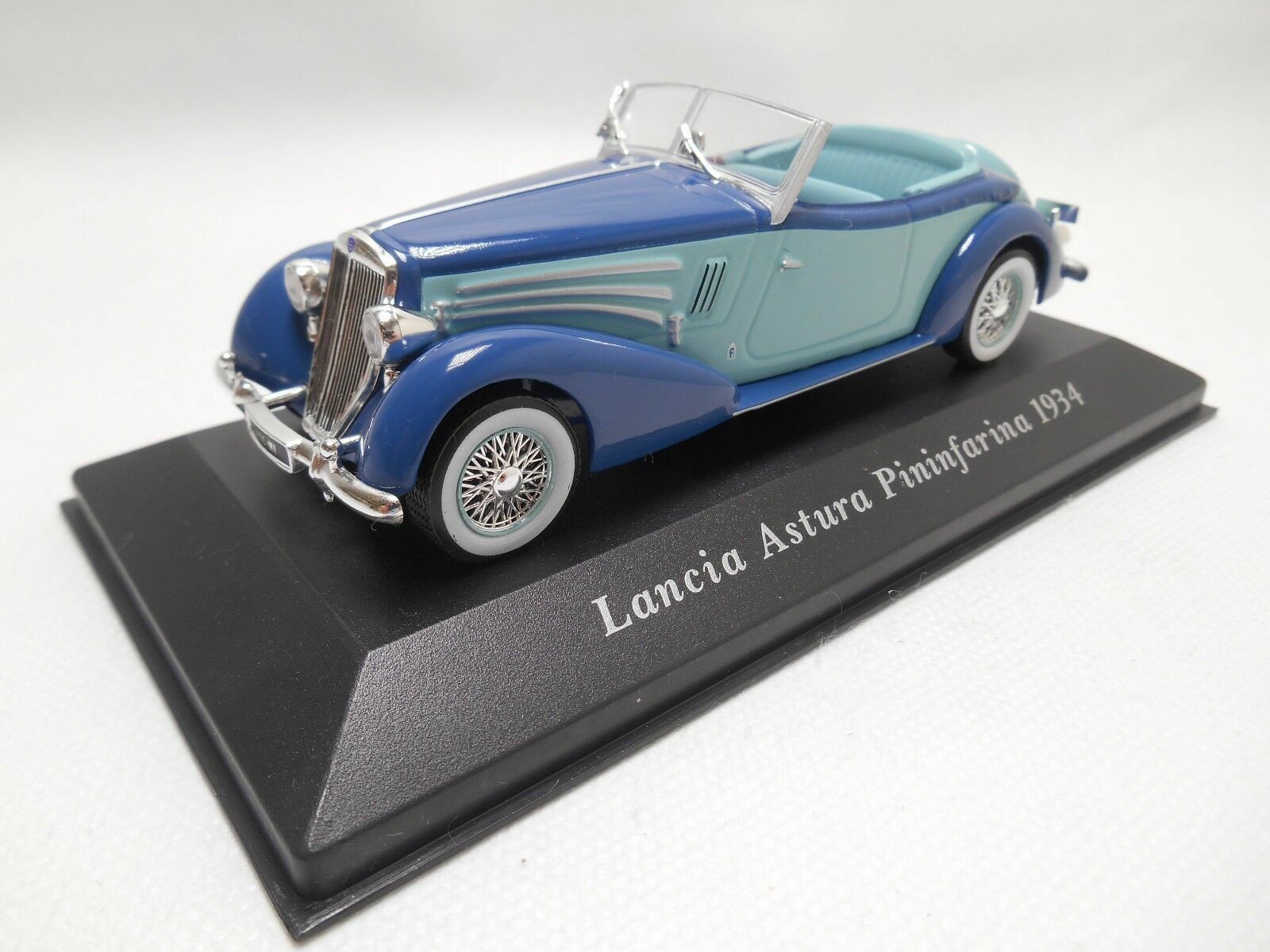 Voiture Lancia Astura 1934 IXO Altaya 1/43 cabriolet turquoise