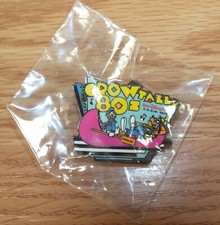 RARE Cast Exclusive Crow Tally Donald & Goofy 2016 Canoe Races Collectible Pin 