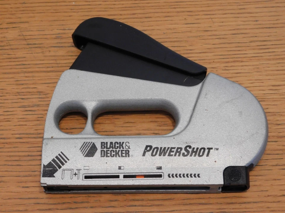 AGRAFEUSE PRO cloueuse black et decker PISTOLET à AGRAFE POWERSHOT A5753 6-14mm - Photo 4/4