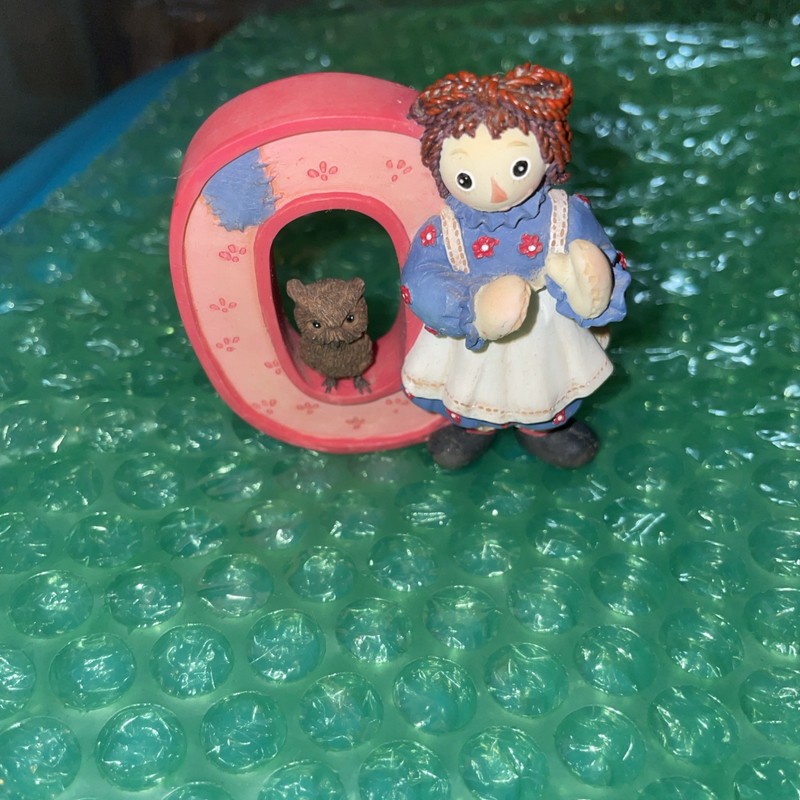 Raggedy Ann & Andy Letter O Numbered Simon & Schuster Figurine 856789O