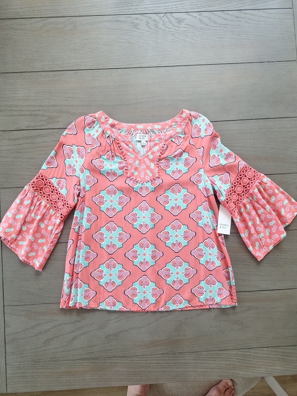 Crown & Ivy Girls Shirt - Size M- NEW!