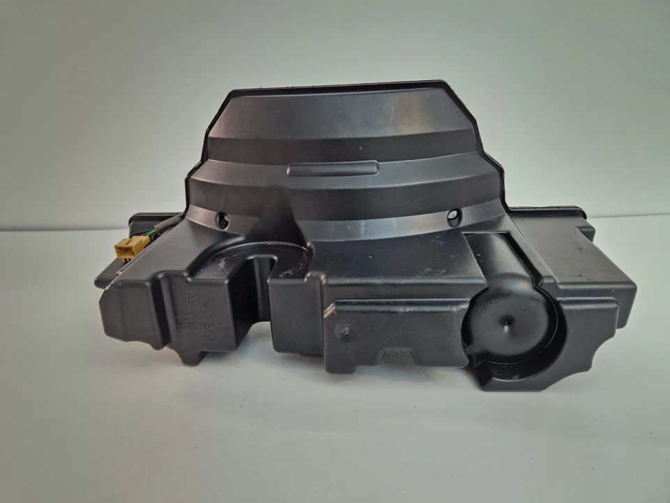 AUDI A5 B9 2019 GENUINE REAR SUBWOOFER SPEAKER 8W9035382B - Image 4 of 4