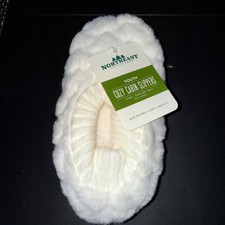 Northeast Outfitters Cabin Slippers Youth Small 13K-4 Cream NEW Aloe Infused Fur