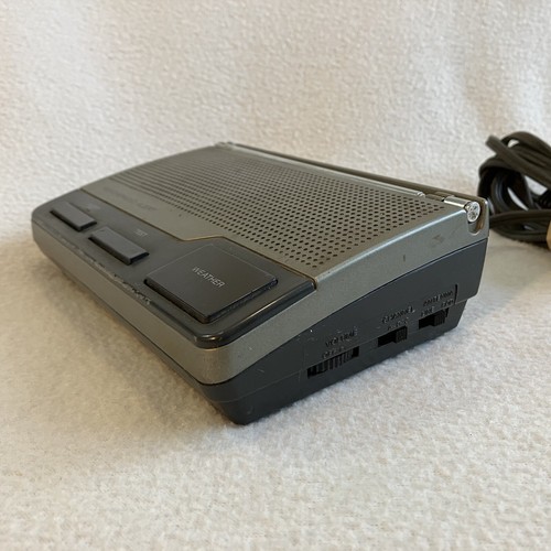 Radio Shack 12-240 Weather Alert Weather Radio Three-Channel Tested Works - Picture 4 of 12