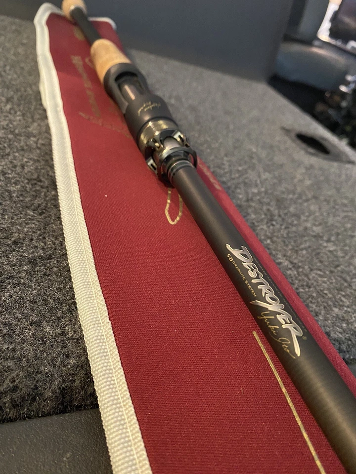 Megabass Destroyer P5 (JDM) F6.5-67X Tachyon Shaft Casting Rod - Image 3 of 4