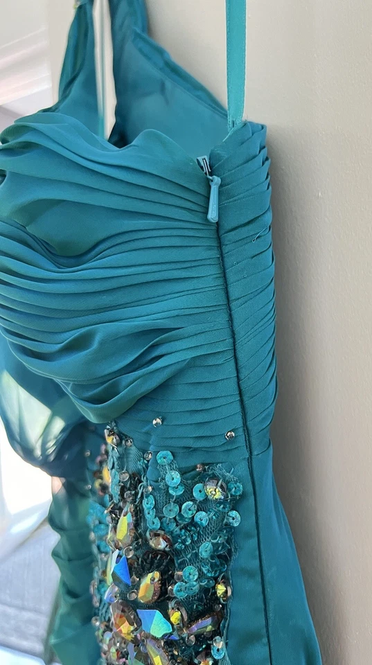 Vestido de invitada de boda hecho a mano con hombros descubiertos en azul con cremallera lateral oculta talla pequeña 4 Foto 4 de 4