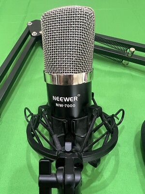 Neewer NW-7000 Black Microphone w/ Suspension Scissor Boom & Table