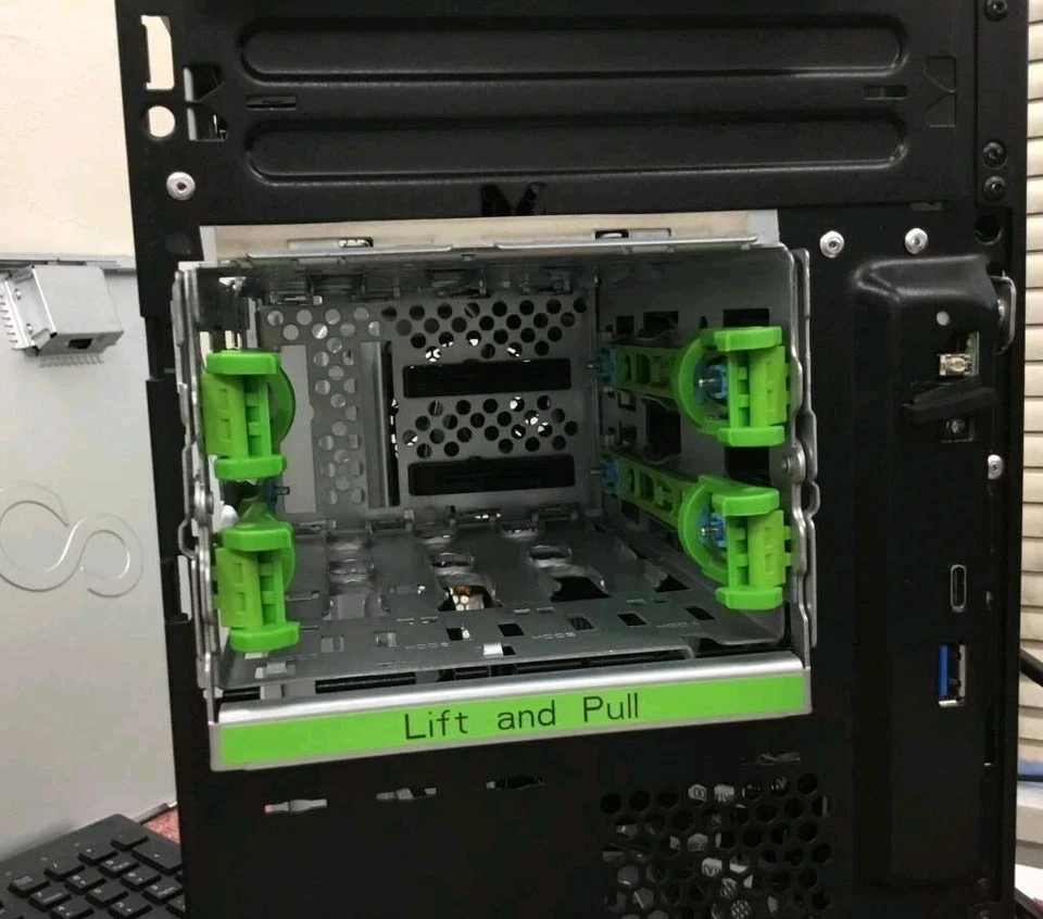 FUJITSU PRIMERGY TX1310 M5 Pentium G6405+M8GB, no HDD, 4 caddies included, BIOS  - Image 3 of 4