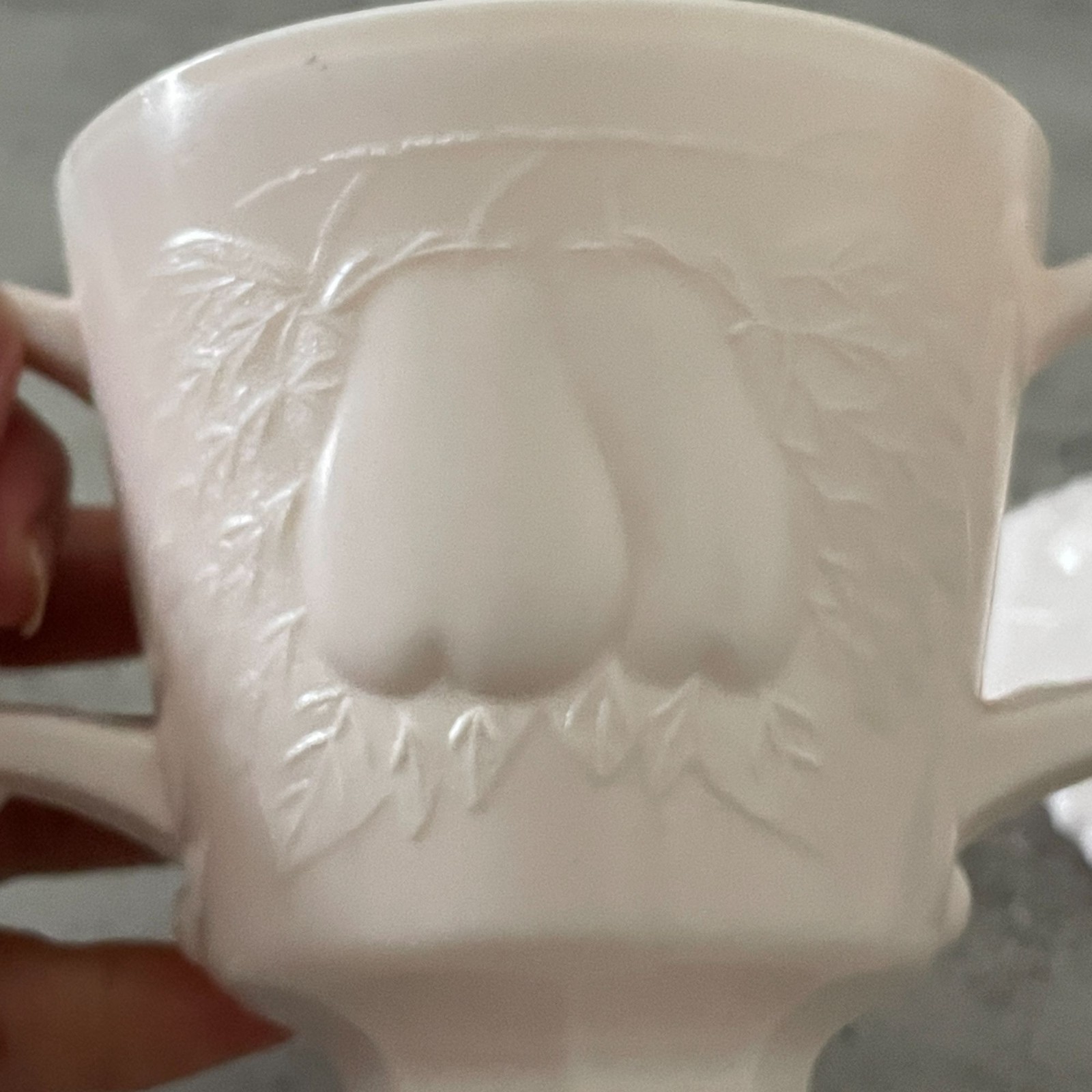 Vintage Jeannette Baltimore Pear Shell Pink Milk Glass Creamer Covered Sugar Set