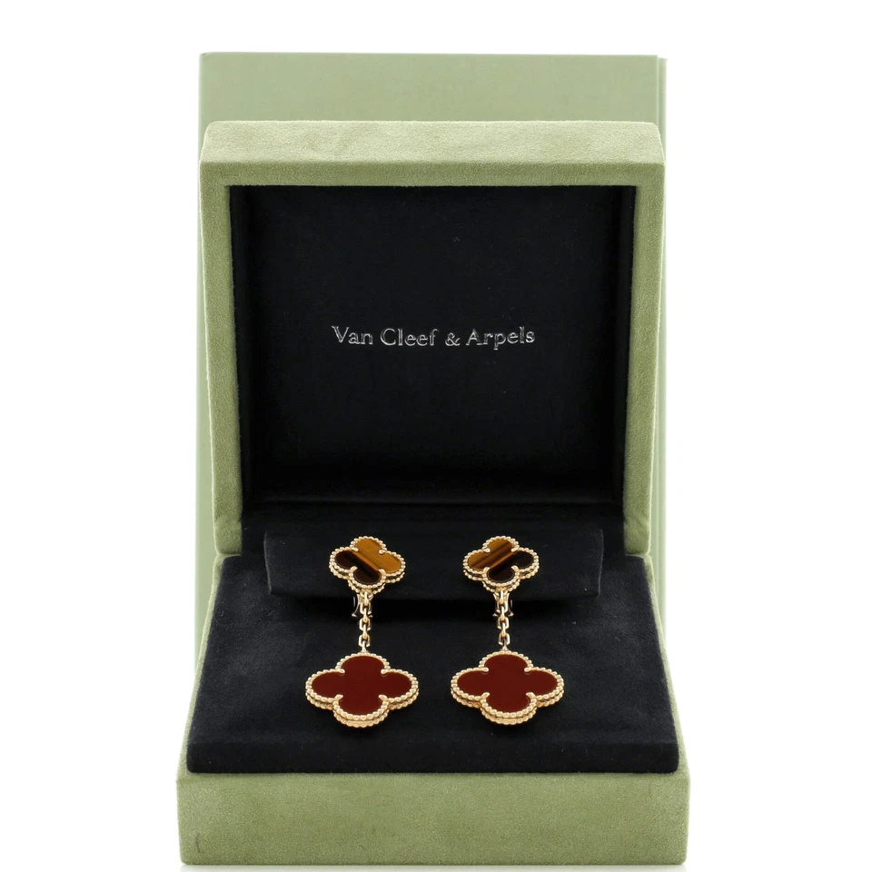 Pendientes colgantes Van Cleef & Arpels Magic Alhambra 2 motivos oro amarillo de 18 quilates Foto 2 de 3
